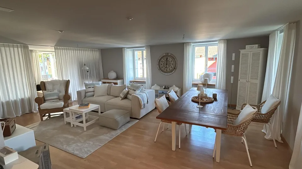Helle Loft-Singlewohnung im idyllischen Wildberg – per 1. September oder nach Vereinbarung zu vermieten