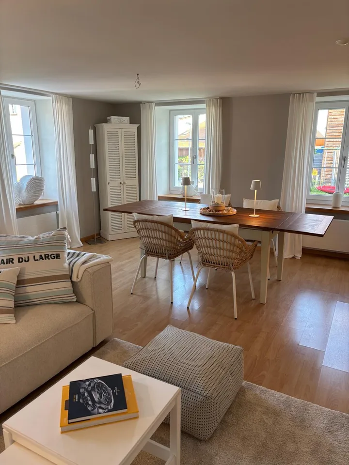 Helle Loft-Singlewohnung im idyllischen Wildberg – per 1. September oder nach Vereinbarung zu vermieten