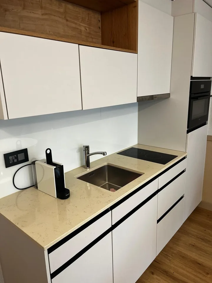 Furnished Studio By Rehab Clinic Valens