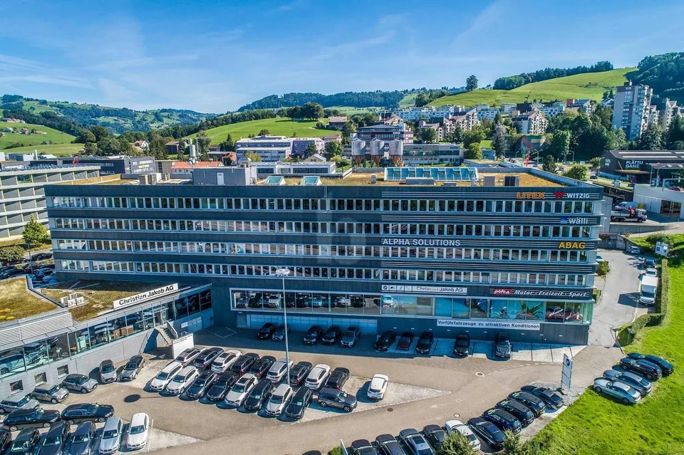 RIESIGE PRODUKTIONSHALLE IDEAL FÜR IHR BUSINESS