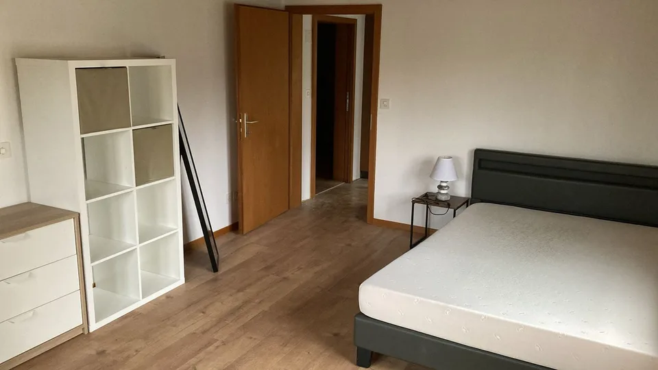 Gemütliches & möbliertes WG-Zimmer in Studentenhaus