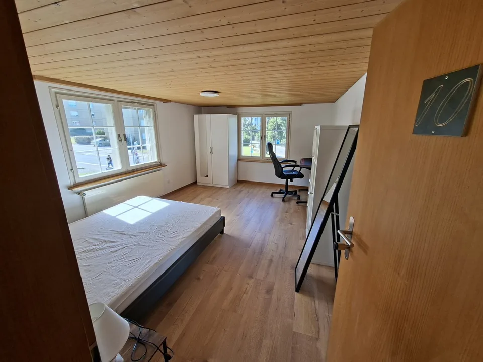 Gemütliches & möbliertes WG-Zimmer in Studentenhaus