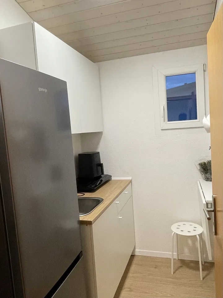 Möbliertes Einzelzimmer zu vermieten – nur 10 Gehminuten vom See entfernt!