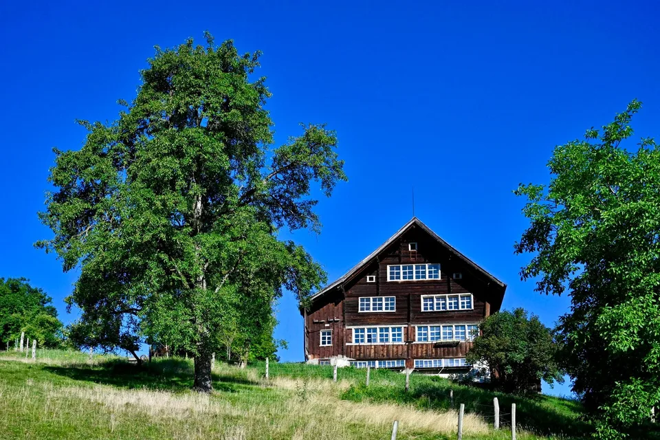 Weitblick und Landliebe: Bauernhaus zum Verwirklichen
