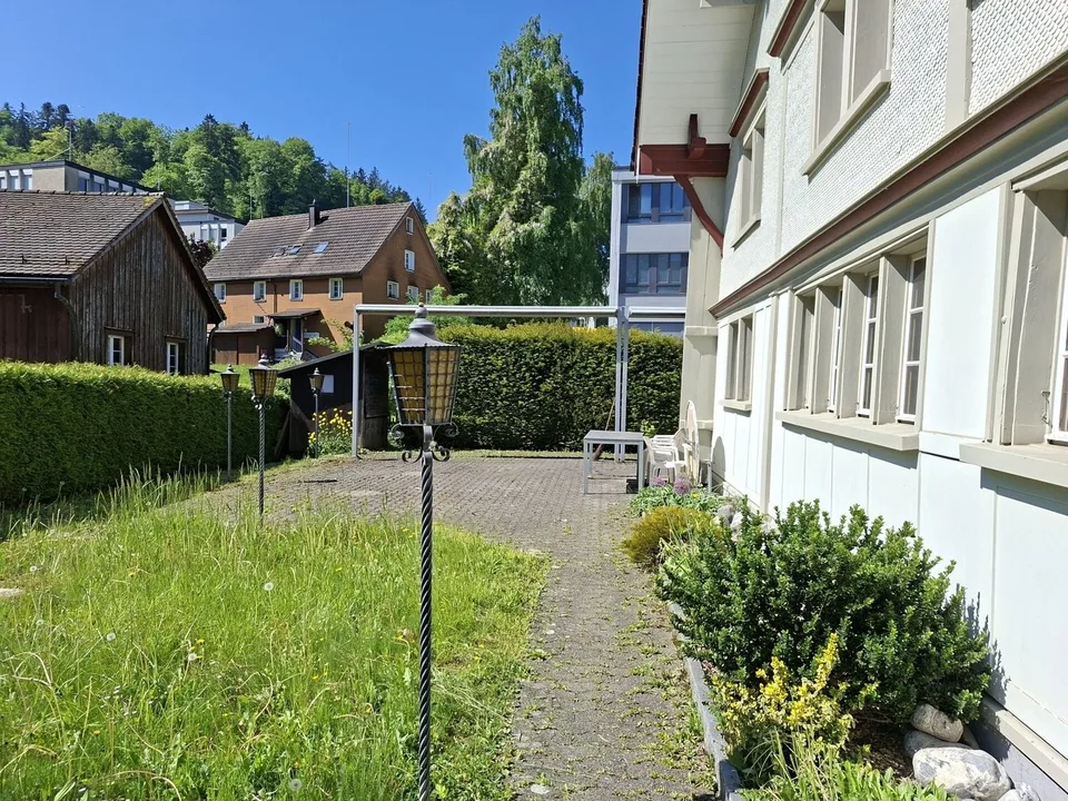 Heimeliges, möbliertes WG-Zimmer mit Garten für Studenten