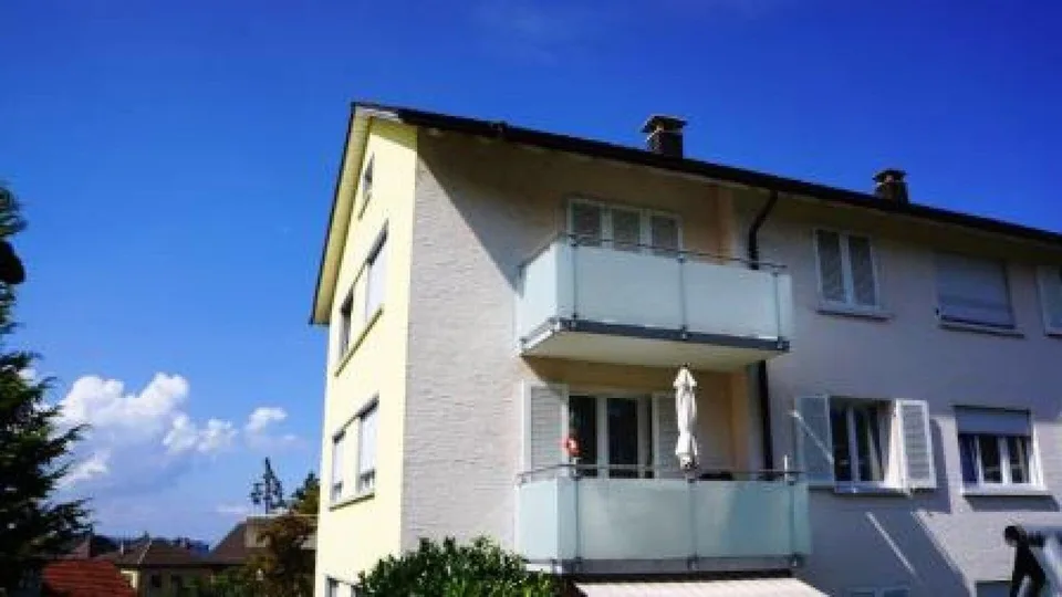 Gediegene Wohnung mit Balkon