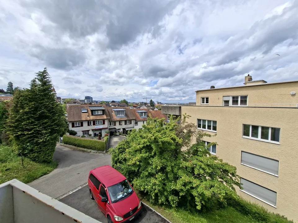 Gediegene Wohnung mit Balkon