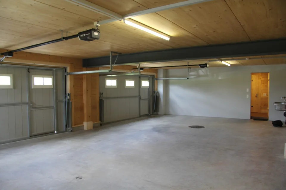 Grosszügige Bauernhaus-Wohnung mit tollem Ausblick