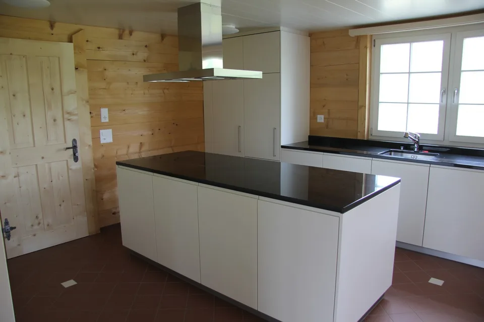 Grosszügige Bauernhaus-Wohnung mit tollem Ausblick
