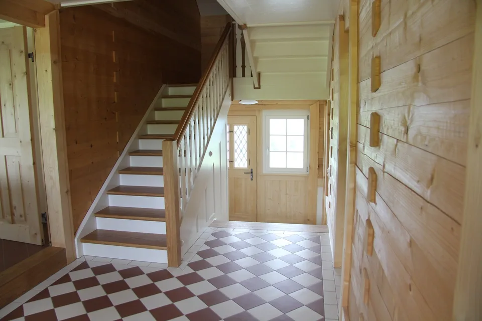 Grosszügige Bauernhaus-Wohnung mit tollem Ausblick