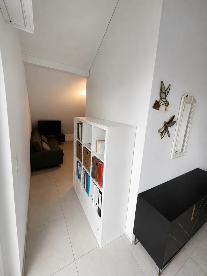 Moderne 2.5-Zimmer-Wohnung mit grossem Balkon & Homeoffice-Zone