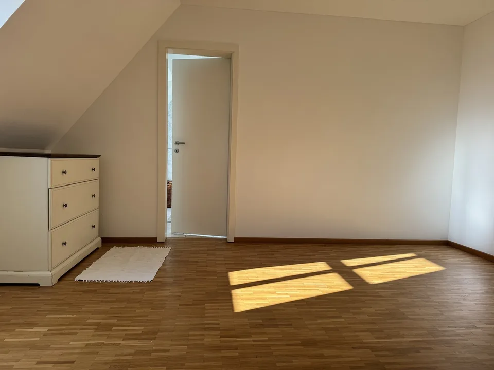 WG-Zimmer in wunderschöner 160qm Maisonette Wohnung für 2