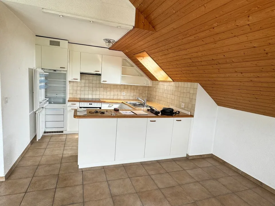 3.5-Zimmer-Dachwohnung mit Balkon und herrlicher Aussicht sowie Tiefgaragenbox in Arbon