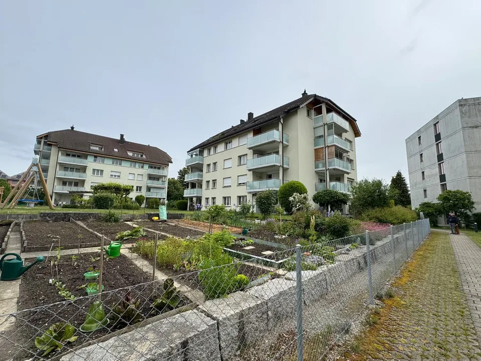 3.5-Zimmer-Dachwohnung mit Balkon und herrlicher Aussicht sowie Tiefgaragenbox in Arbon