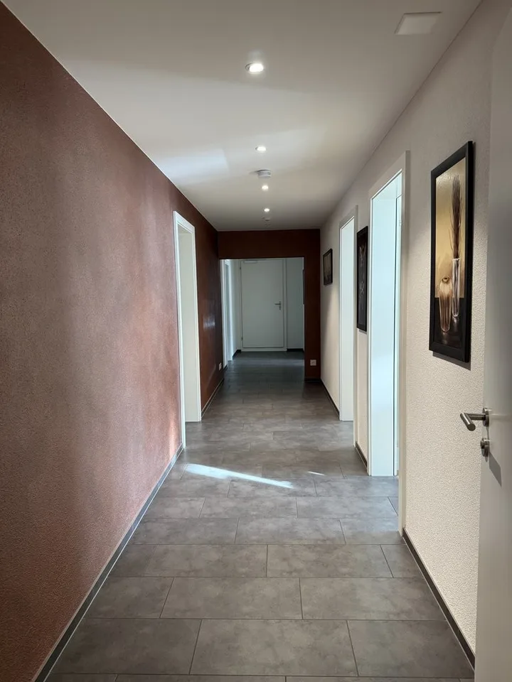GEWERBEFLÄCHE MIT 151 M2: IDEAL FÜR PRAXIS, BÜRO ODER ATELIER – photo 6 sur 12