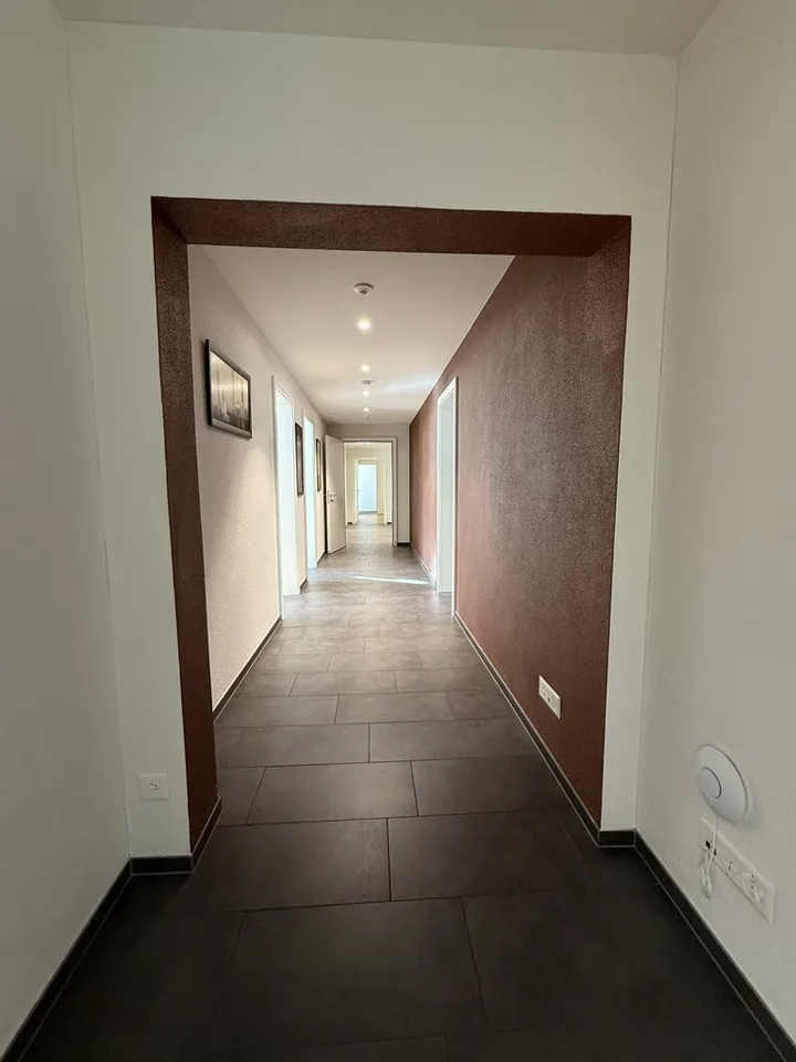 GEWERBEFLÄCHE MIT 151 M2: IDEAL FÜR PRAXIS, BÜRO ODER ATELIER – photo 7 sur 12