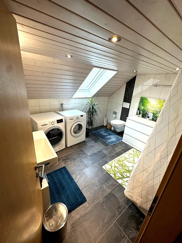 Grosse, geräumige Wohnung mit Terrasse
