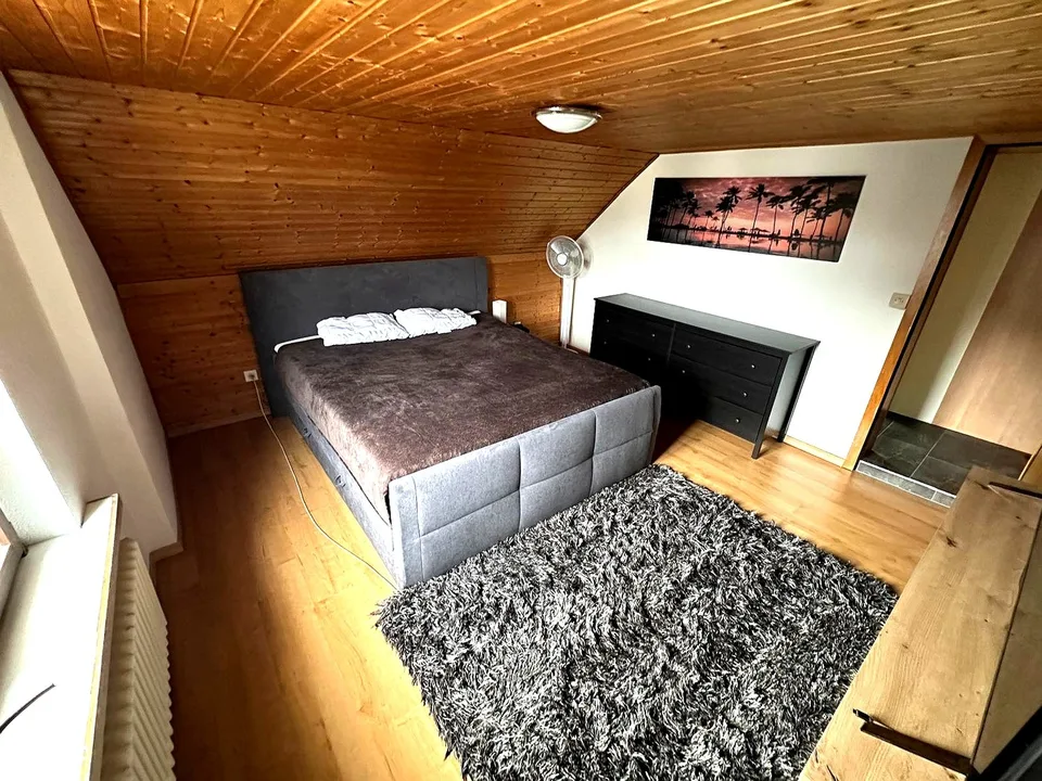 Grosse, geräumige Wohnung mit Terrasse