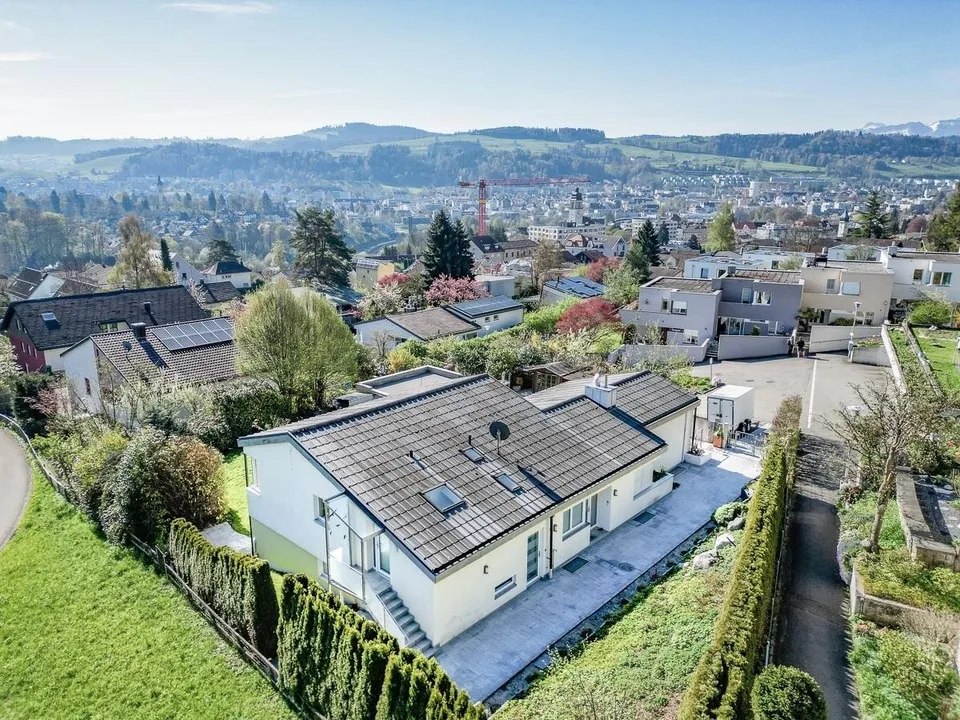 Grosszügiges 4.5-Zimmerhaus mit Einliegerwohnung