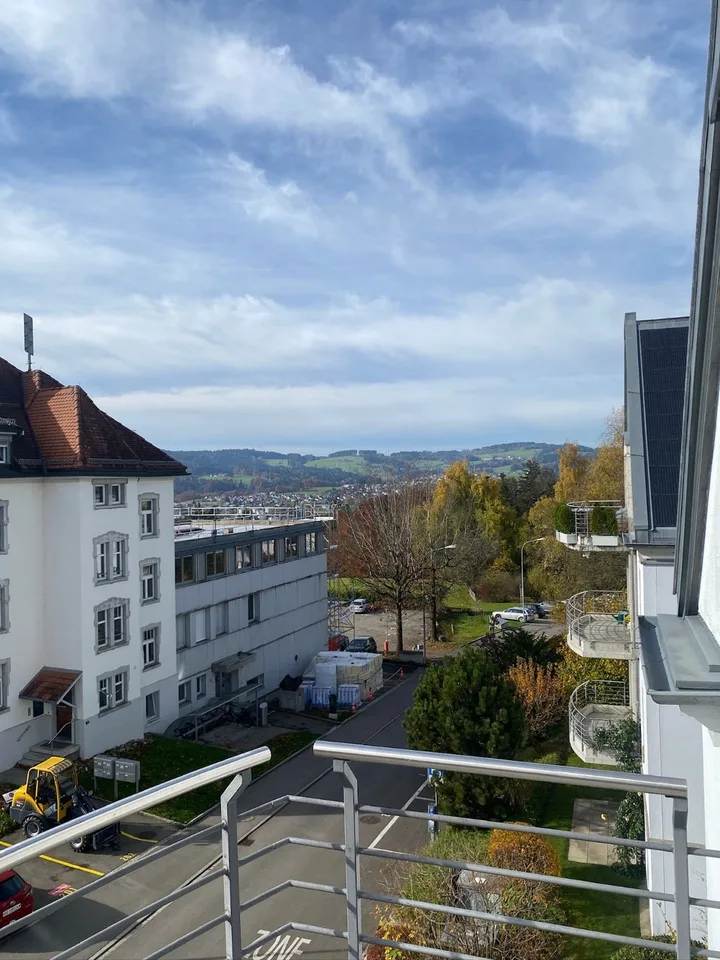 ROOM FOR RENT- 1 minute walk from University of St. Gallen