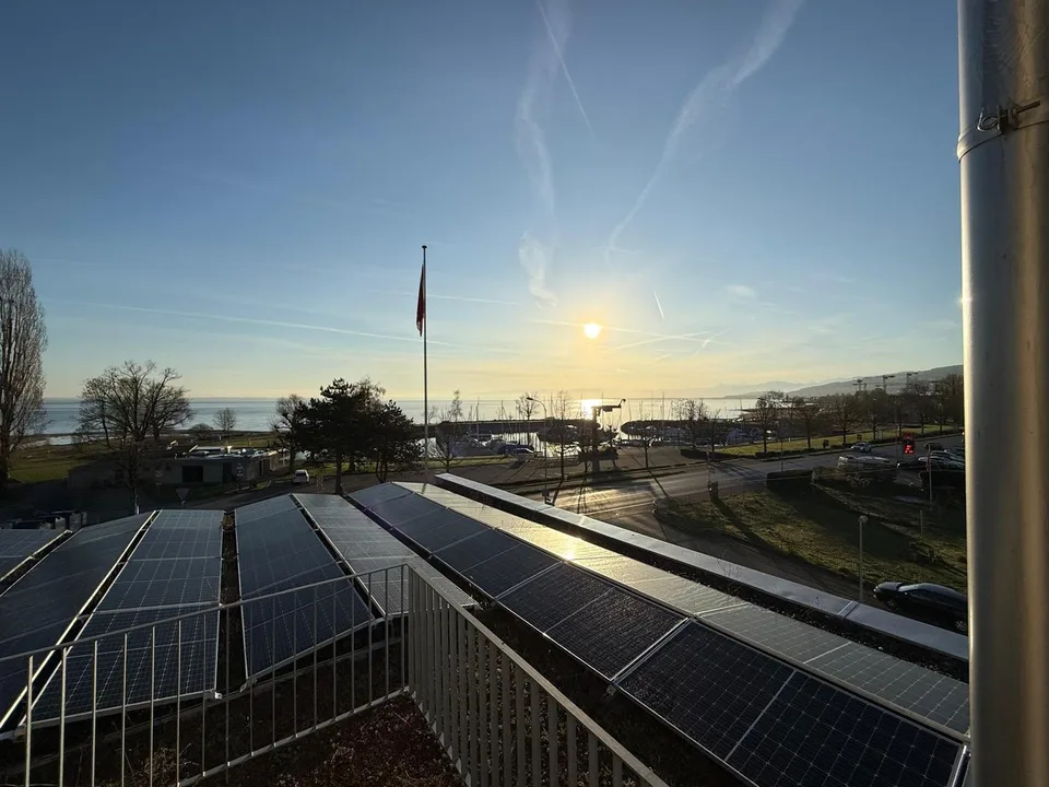 Ganz neue Wohnung mit See- und Bergblick direkt am Bodensee – inklusive Sauna zur Mitbenützung