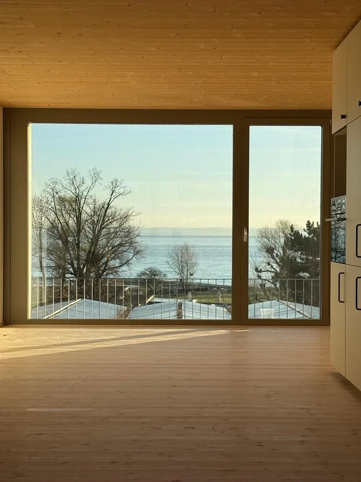 Ganz neue Wohnung mit See- und Bergblick direkt am Bodensee – inklusive Sauna zur Mitbenützung