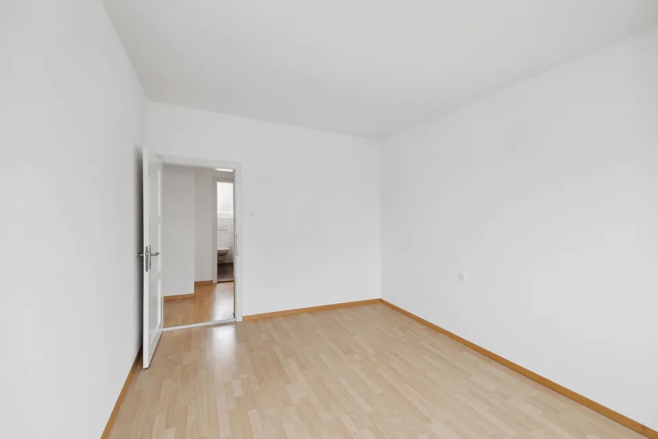 Helle 4.5-Zimmer-Wohnung mit zwei Balkonen