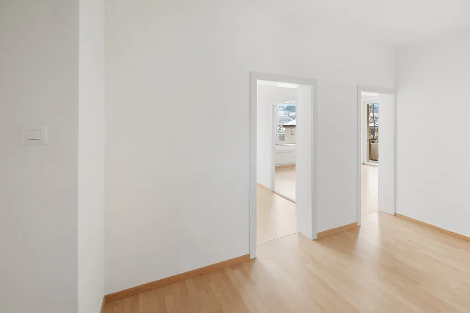 Helle 4.5-Zimmer-Wohnung mit zwei Balkonen