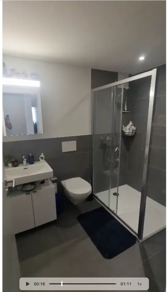 Helles WG-Zimmer in Uninähe zu vermieten (CHF 720.- inkl. Nebenkosten, exkl. Strom)