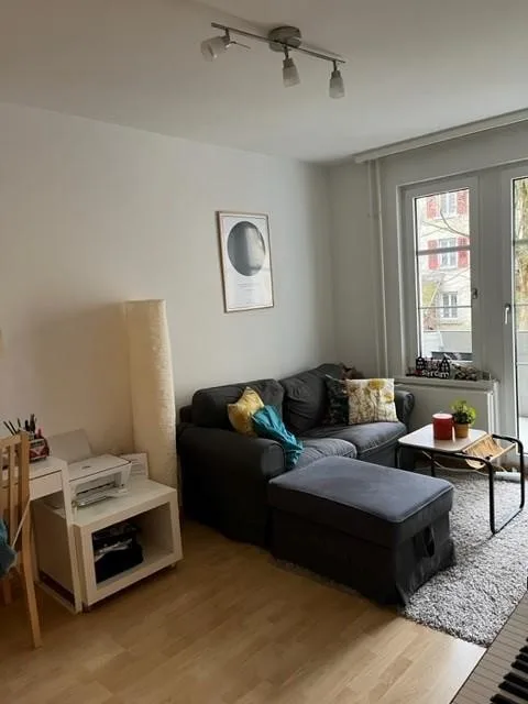 Charmante 2.5-Zimmer-Wohnung mit Balkon an zentraler Lage