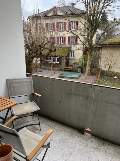 Charmante 2.5-Zimmer-Wohnung mit Balkon an zentraler Lage