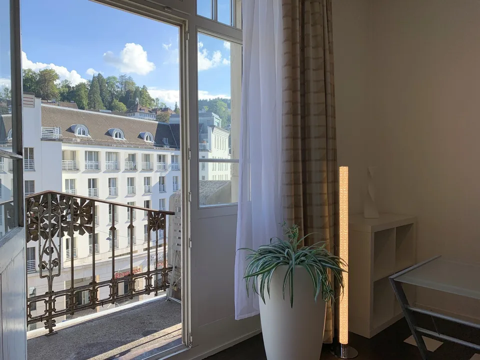 «Balkon, Zentrum, BoxSpringBett - schön möbliertes WG-Zimmer in St.Gallen»