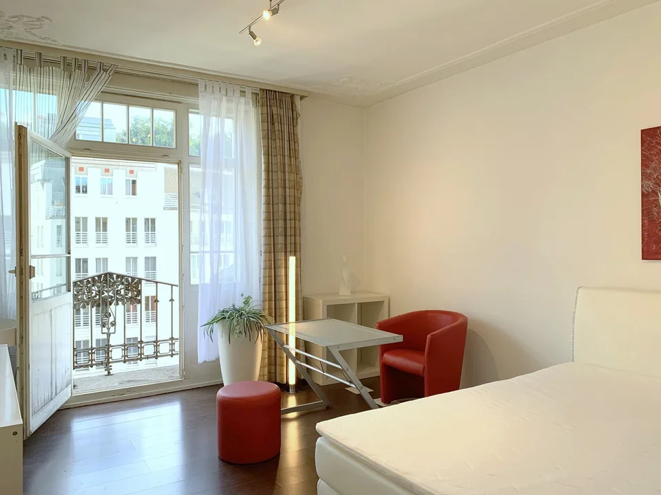 «Balkon, Zentrum, BoxSpringBett - schön möbliertes WG-Zimmer in St.Gallen»