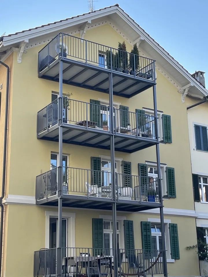 Grosse 2,5 Zimmer Wohnung