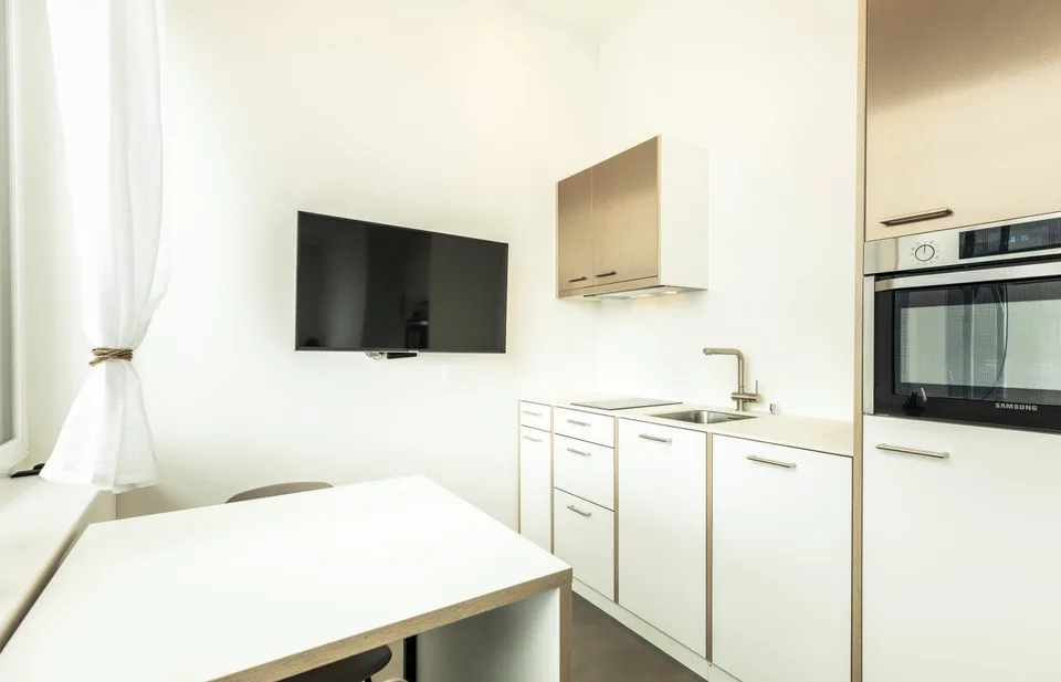 Modern Fully Furnished 1.5 Studio – 5-Min Walk from Bahnhof
