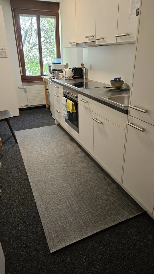 möbliertes Zimmer mit eigenem Bad