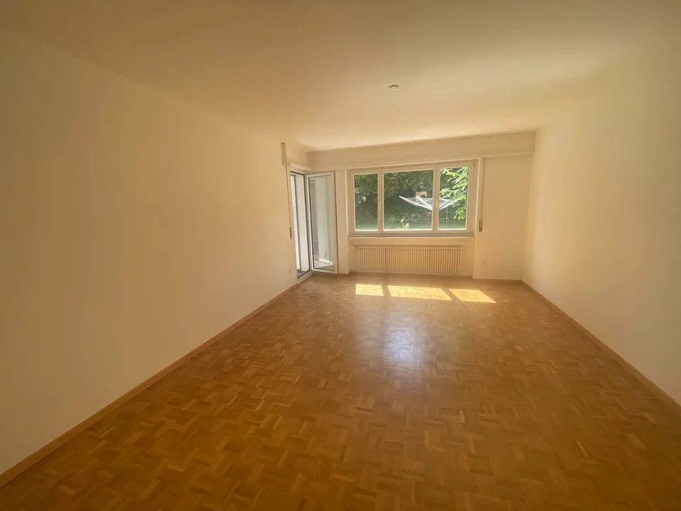 Schöne 3 1/2 Zi.-Wohnung mit Sitzplatz und Balkon
