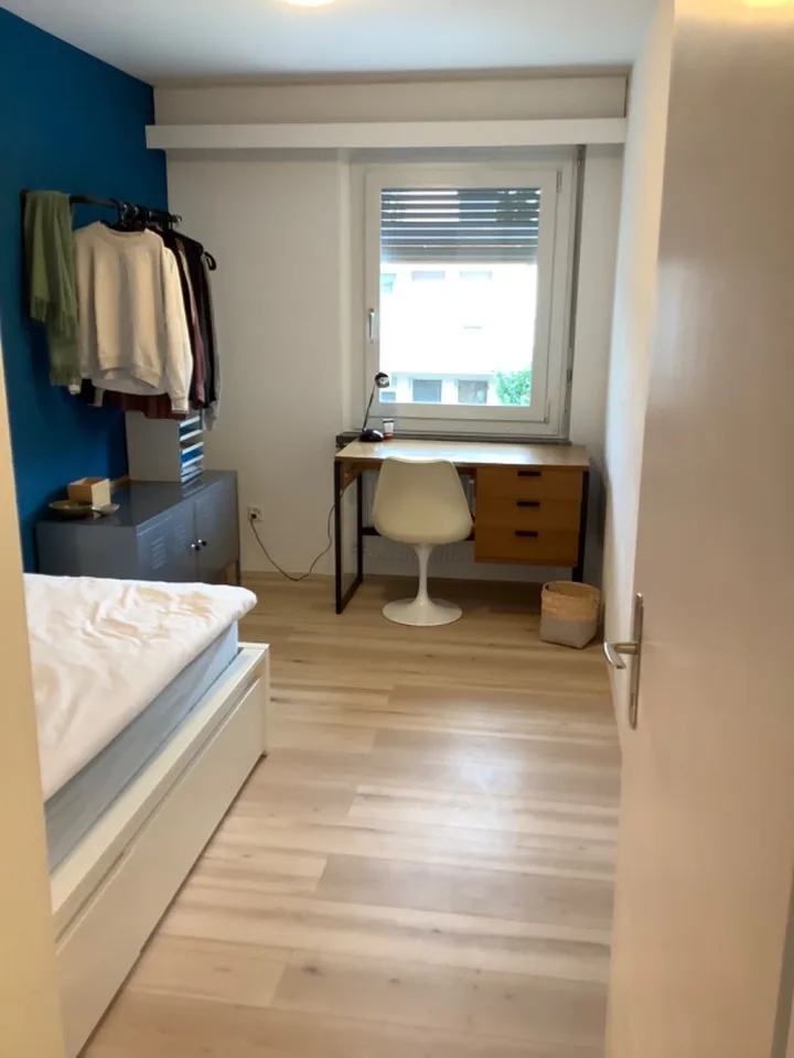 Möbliertes WG-Zimmer in frisch renovierter Wohnung