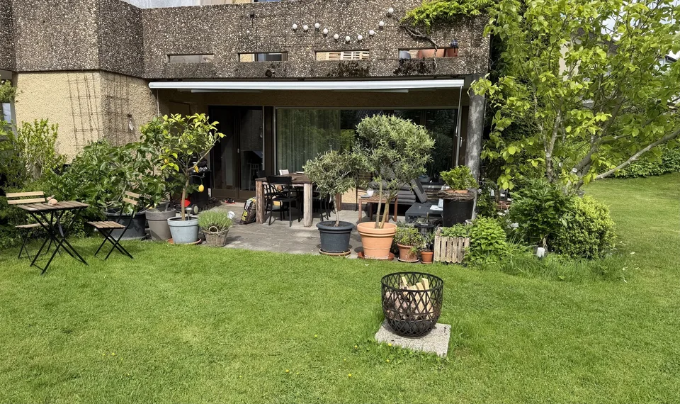 Gemütliche dreier WHG: Dein eigenes Stockwerk mit Gartenanschluss!