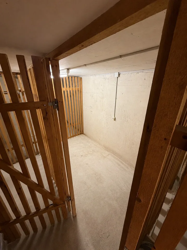 2 Zimmer + eigenem Bad und Kellerabteil