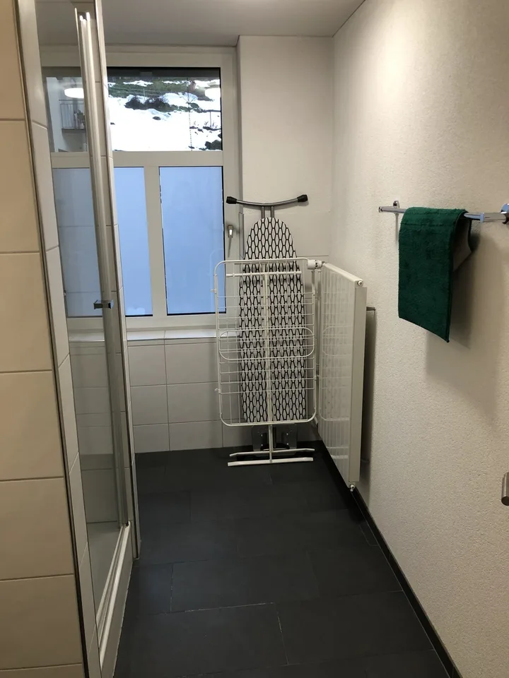 möbliertes, helles WG-Zimmer mit Balkon - zentral, modern und alles inklusive, EG, Zimmer 2