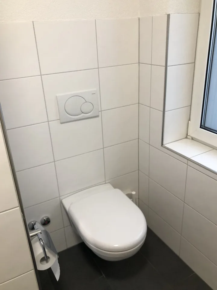 möbliertes, helles WG-Zimmer mit Balkon - zentral, modern und alles inklusive, EG, Zimmer 2