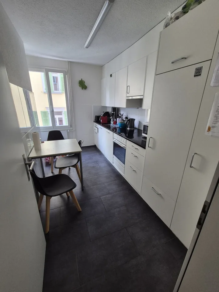Zimmer (möbliert) zur vermieten, direkt an der Olma