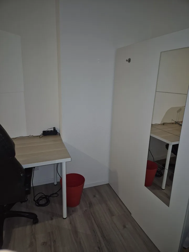 Zimmer (möbliert) zur vermieten, direkt an der Olma