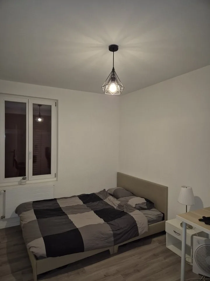 Zimmer (möbliert) zur vermieten, direkt an der Olma
