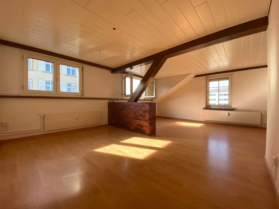 zentrale 3.5-Zi Dachwohnung