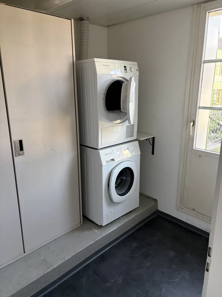 6 Zimmer Wohnung mit grosser Terrasse ohne Nachbarn,
