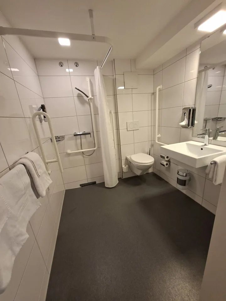 Wunderschönes & möbliertes Zimmer mit eigenem Bad in der Altstadt für Studenten