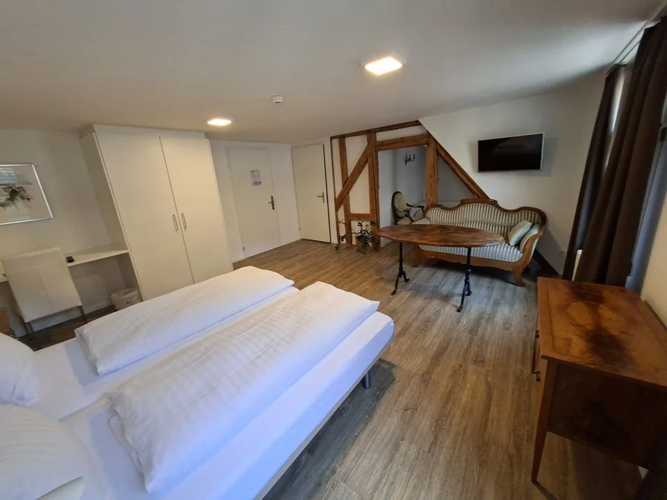 Wunderschönes & möbliertes Zimmer mit eigenem Bad in der Altstadt für Studenten