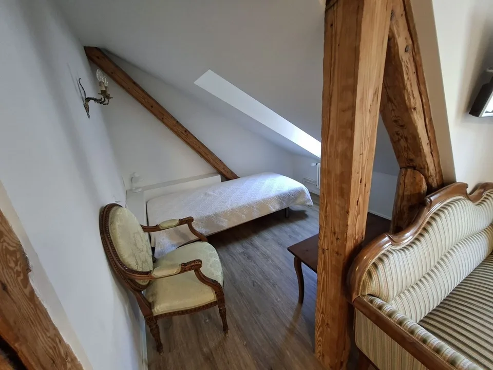 Wunderschönes & möbliertes Zimmer mit eigenem Bad in der Altstadt für Studenten